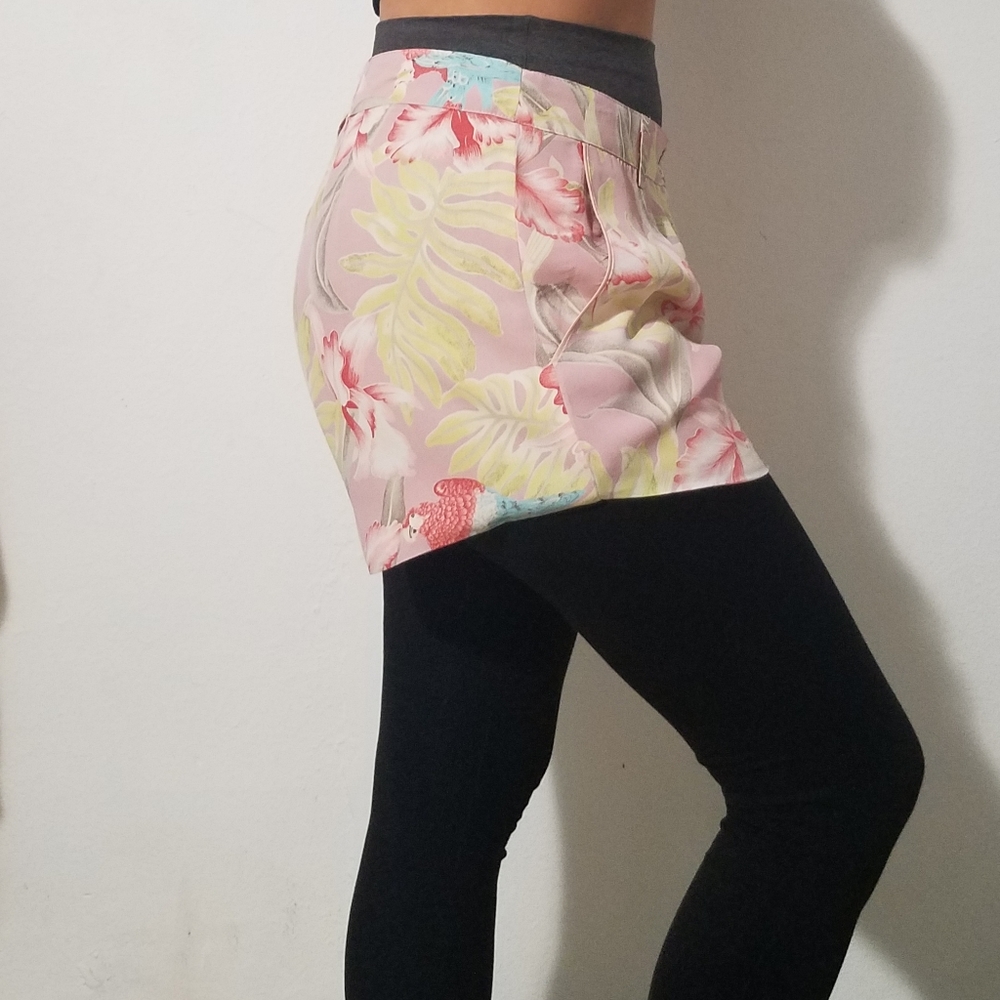 Line & Dot Floral Shorts